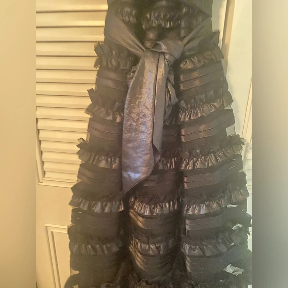 Strapless black gown - Picture 3 of 4